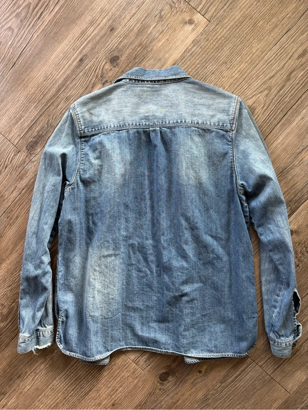 Madewell Tuckable Denim Shirt in Greendale Wash Large - Picture 4 of 6